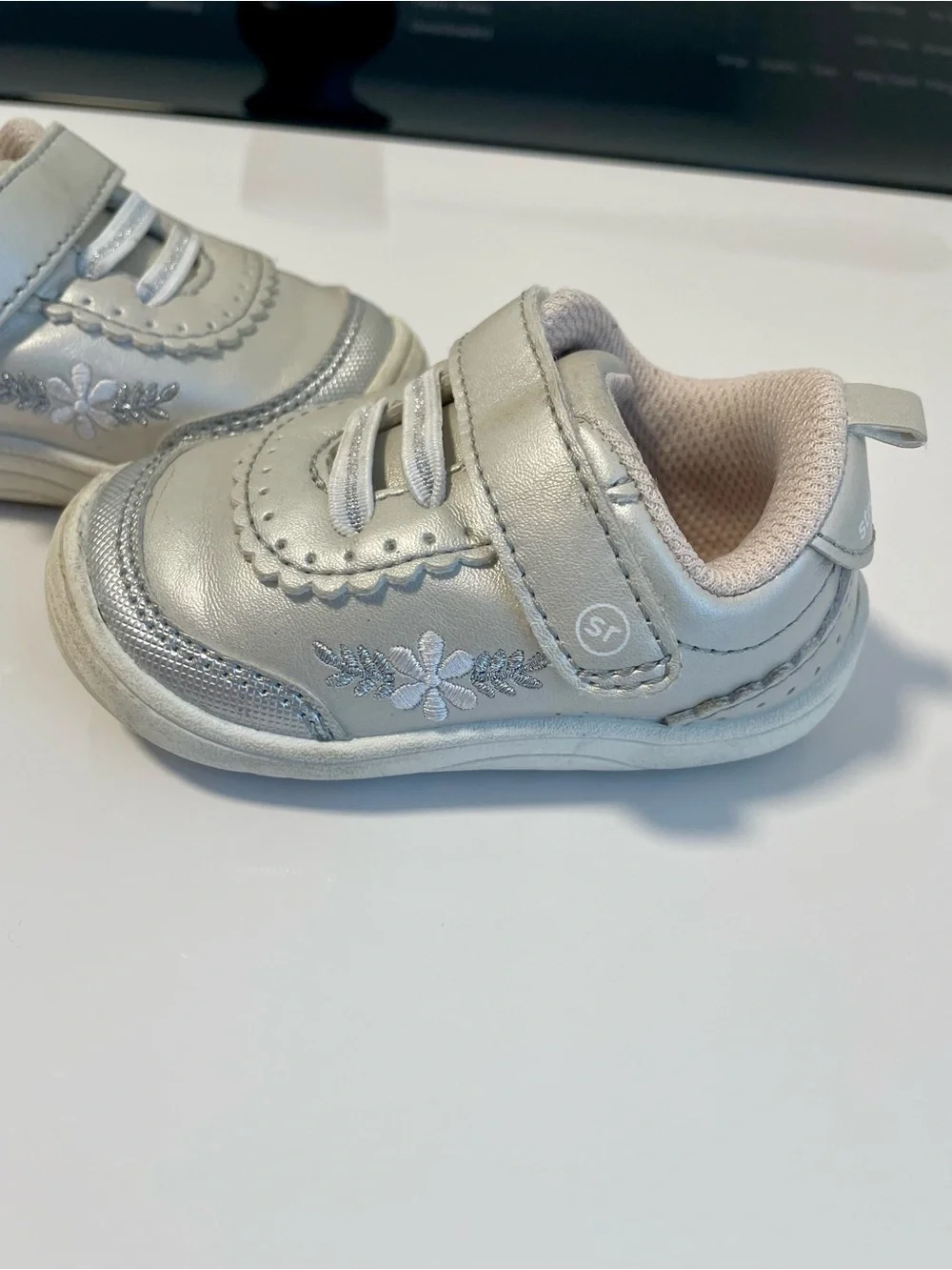 Stride Rite 360 Girls' Metallic Sneakers with Velcro Strap